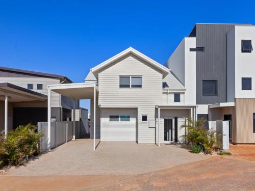 Exmouth Casa | Exmouth Retreat - 3x3 on the canals