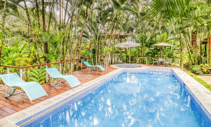 Florencia Casa | Casa exótica y acogedora con piscina privada, vistas al jardín y rodeada de naturaleza.