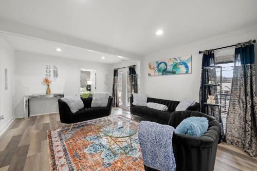 Church Street Casa | Expansive 7-Bedroom Family Home