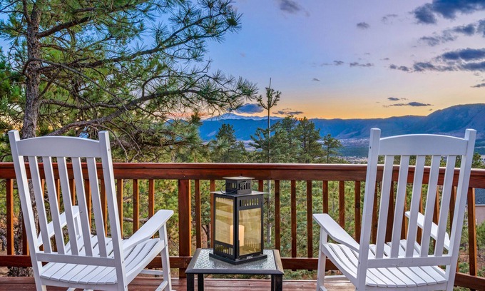 Woodmoor Casa | Expansive Monument Home: Hot Tub & Mountain Views!