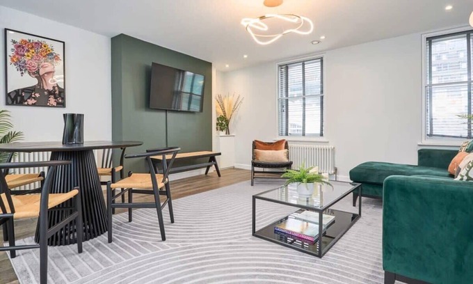 Chinatown Apartamento | Expansive Penthouse with Roof Terrace in Soho