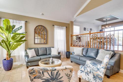 Tracy Casa | Expansive Tracy Home with Patio and Fire Pit!