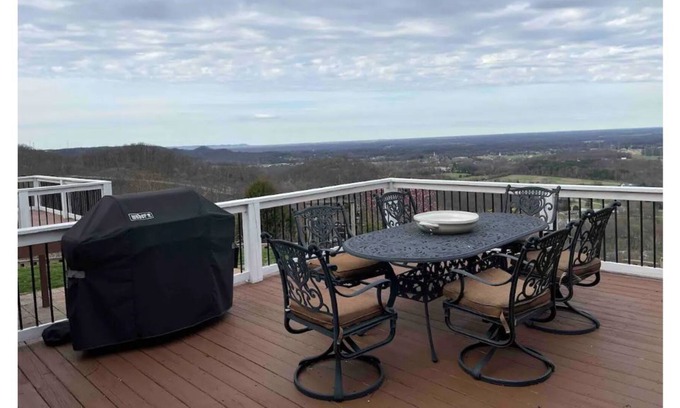 Speed Casa | Expansive view w/plenty of space to enjoy watching the sunrise every morning
