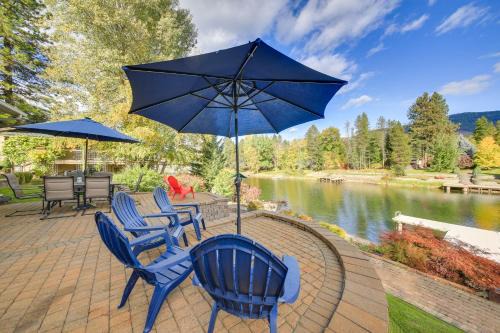 Sagle Casa | Expansive Waterfront Escape with Kayaks and SUPs!