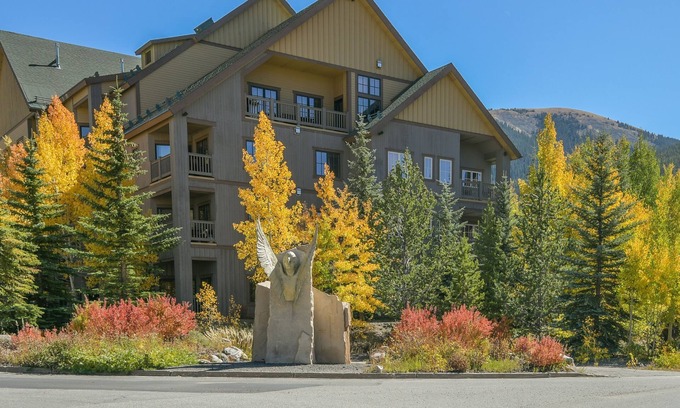 Mountain House Casa | Expedition Station 8607 by SummitCove Vacation Lodging