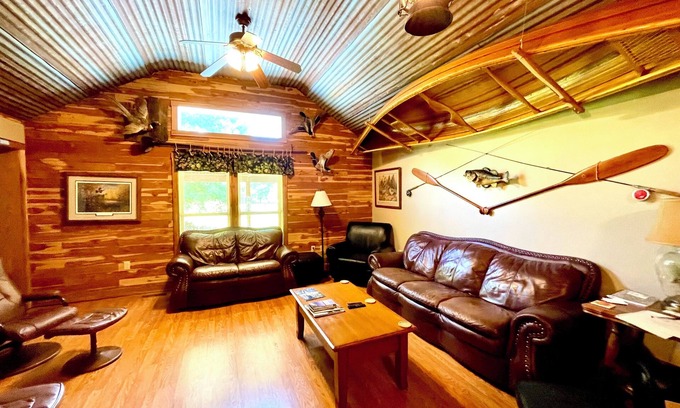 Norfork Casa | Expedition Suite, Gatherings, River view, Wade-in access