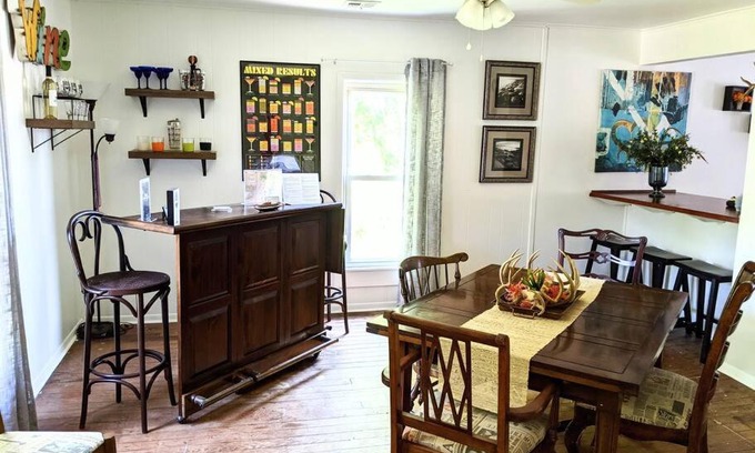 Tahlequah Apartamento | Experience A Historic 1700 sq ft property in Tahlequah!