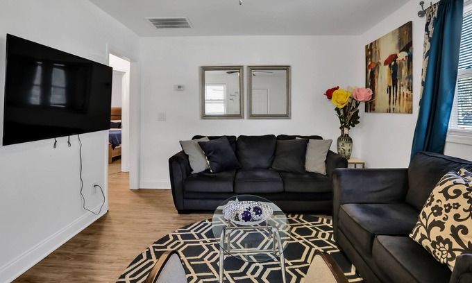 Collier Heights Casa | Experience a luxury stay here at Zanzibar Living