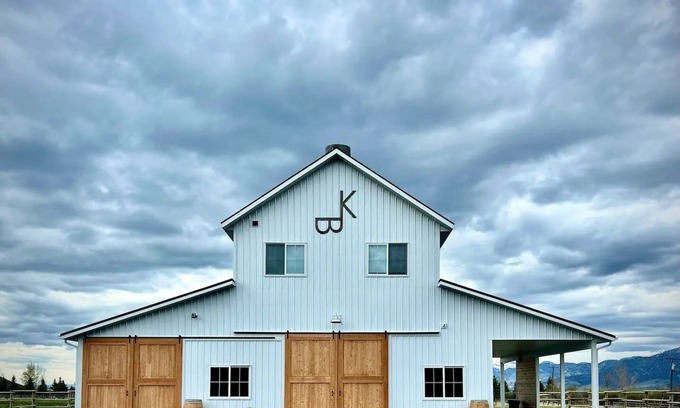 Bozeman Casa | Experience Bozeman living near Montana State University and close to 2 ski hills