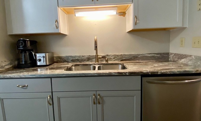 Western Branch North Casa | Experience Chesapeake Your Way and Relax with Golf Entire home