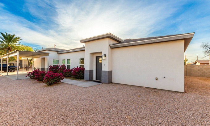 Alhambra Casa | Experience comfort in the Stunning Lawrence, a spacious 2-bedroom, 2-bathroom retreat