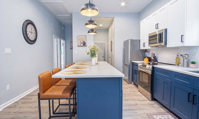 Denver Heights Cabaña | Experience Convenience w/ 4br/3ba Near Alamodome