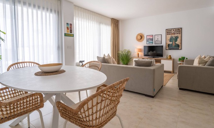 Puerto de la Duquesa Apartamento | Experience Elevated Living at this Pure South Penthouse