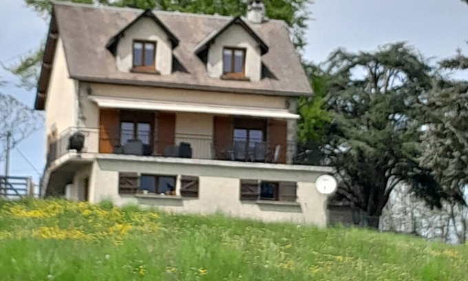 Confolent-Port-Dieu Casa | Experience an authentic stay in Haute Corrèze in the heart of preserved nature.