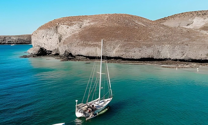 La Paz Alquiler De Eote | Experience La Paz on a Classic Sailboat