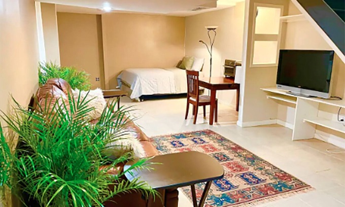 West Bronx Apartamento | Experience Little Italy in New York near St Barbara’s Hospital