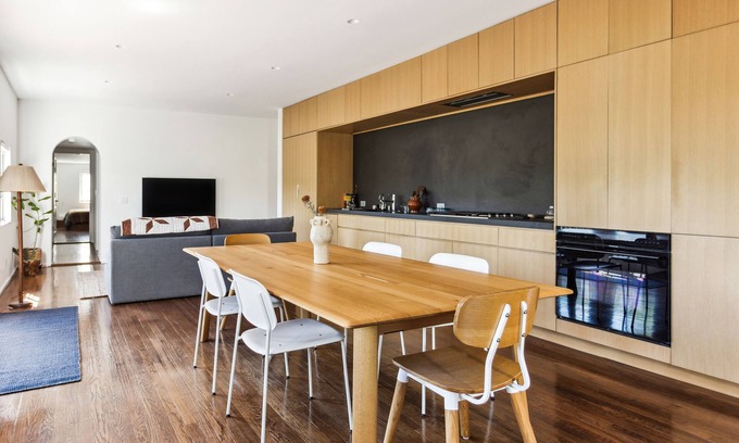 Silver Lake Condominio | Experience Modern Luxury at Silverlake Waterfront