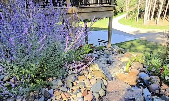 Frankfort Casa | Experience panoramic views in ur 5-bed Frankfort retreat minute to Lake Michigan