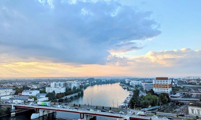 Les Gondoles Apartamento | Experience Parisian Living with Breathtaking Seine Views! 🌟4-8 People Family