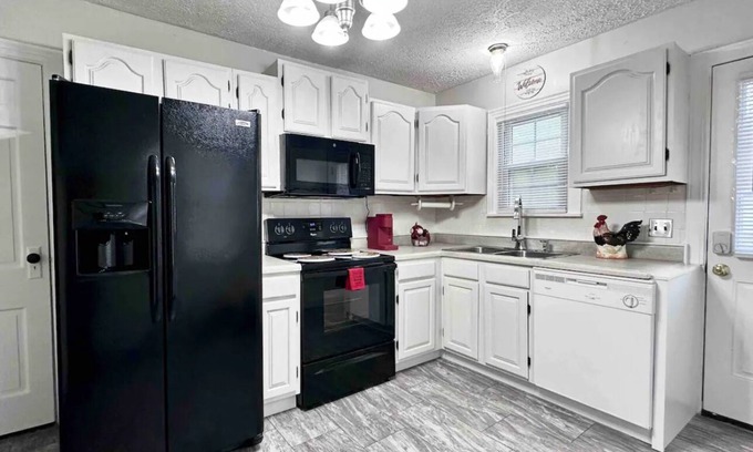 Bloomington Otro | Experience Rustic Charm: Stay at Trestle Creeks Original Farmhouse with Vrbo!