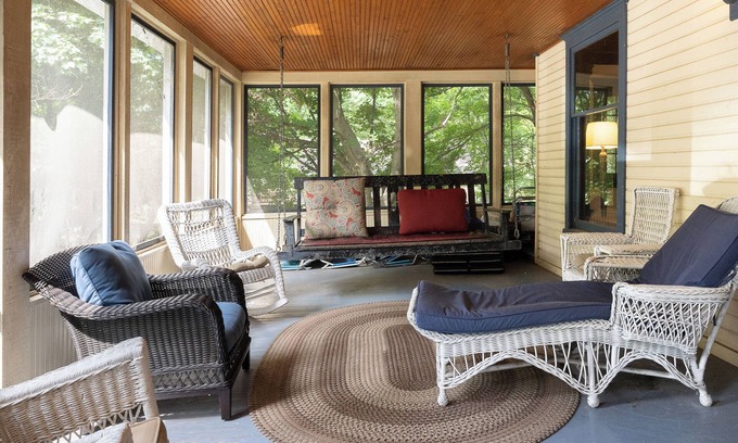 Ottawa Beach Casa | Experience spacious comfort at Pavillion Paradise - Pet Friendly