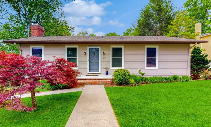 Lake Junaluska Casa | Experience "Sunny Retreat" in Lake Junaluska - Cozy Sunroom, Pool, Trails, More