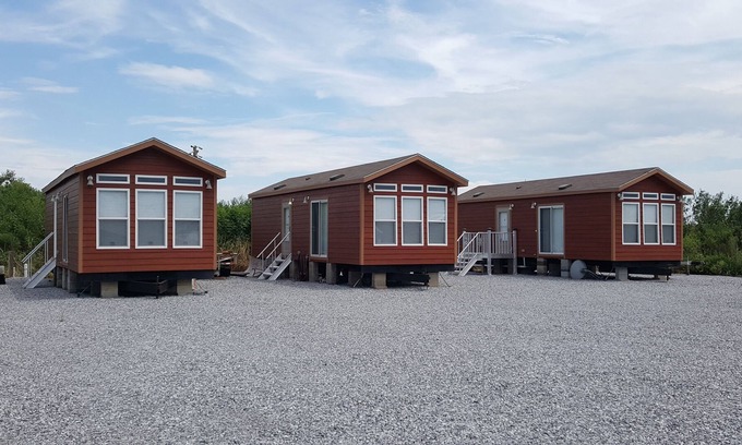 Delacroix Cabina | Experience the bayou in the heart of Louisiana marsh -- 30 min to New Orleans!