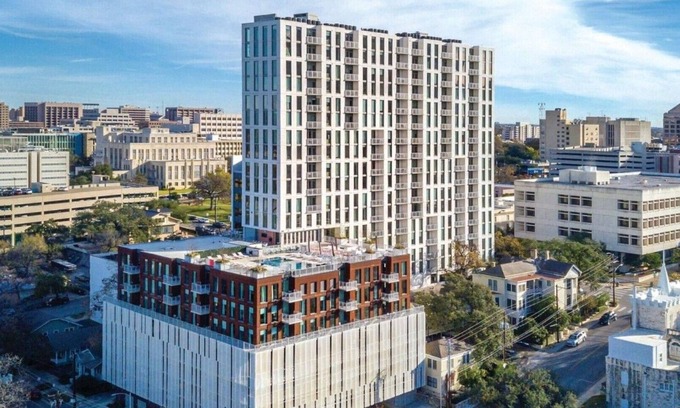Civic District Complejo | Experience the Best of Austin at Wyndham Austin – 1 Bd. Dlx