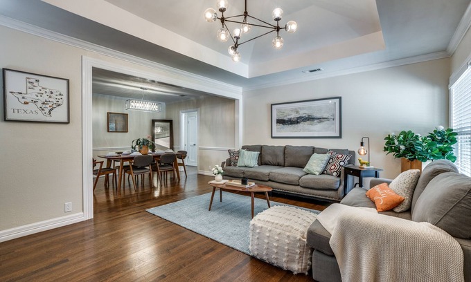 Oak Cliff Casa | Experience the best of Dallas-Near Bishop Art and DT Dallas.