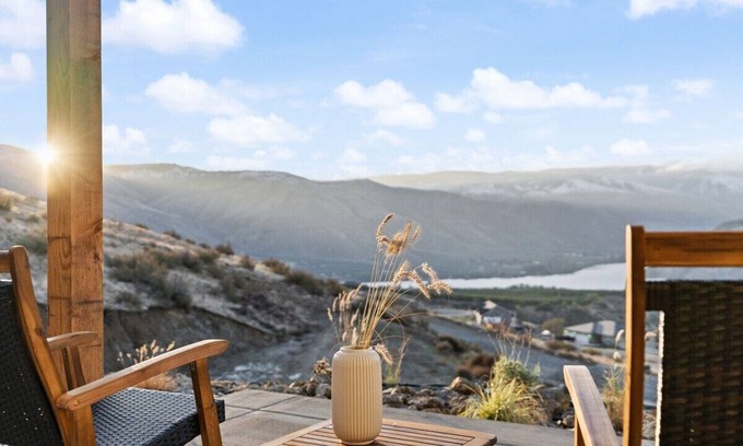 Entiat Cabina | Experience The Outlook Cabin