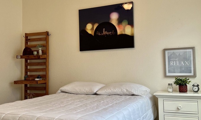 Manchaca Condominio | Experience the Perfect Blend of Art and Comfort in Austin