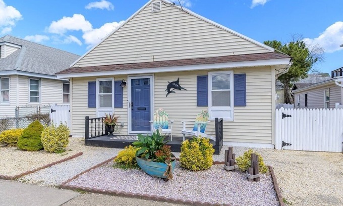 Ortley Beach Cabaña | "Experience the Ultimate Beach Getaway at our Jersey Shore Rental!"