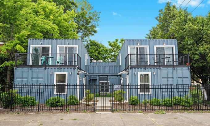 Phoenix Hill Apartamento | Experience the Unique Re-Nu Shipping Container #4
