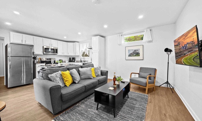 Phoenix Hill Apartamento | Experience the Unique Re-Nu Shipping Container #5