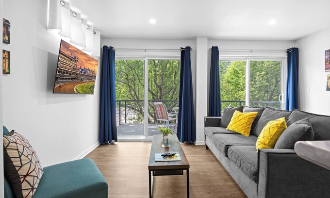 Phoenix Hill Apartamento | Experience the Unique Re-Nu Shipping Container #6