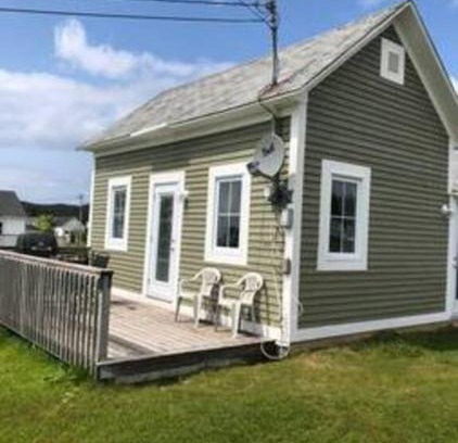Twillingate Casa | Experience Tranquility: Cricket Field Offers Charming Retreat in Twillingatate