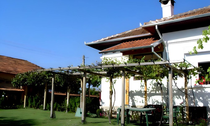 Elena Hotel | Experience tranquility living the old ways. Quiet nights, long days!
