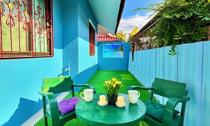 San Phak Wan Casa | Explore Chiang Mai while staying in a family friendly oasis nearby attractions.