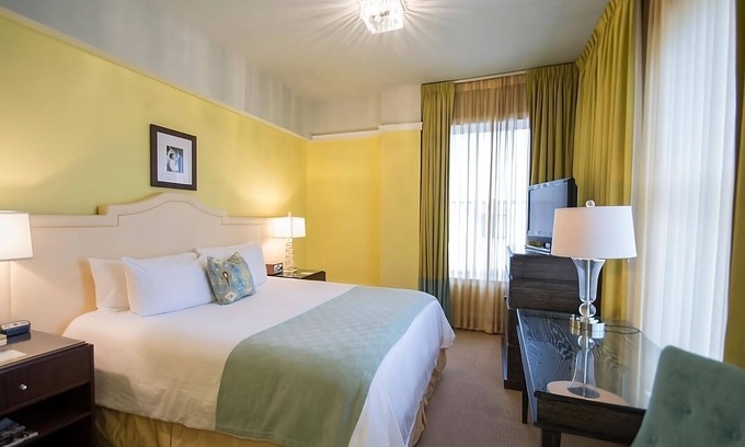 Goose Hollow Hotel | Explore More of Portland! 3 Classy Units, Pets Allowed, Near Portland Art Museum