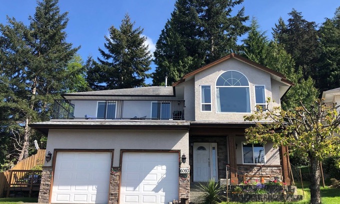 Regional District of Nanaimo Casa | Explore Nanaimo and Vancouver Island from our central location. B.L.# 5031478