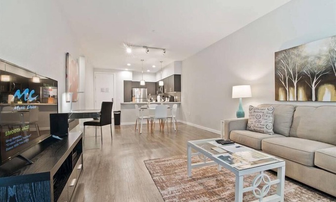 Menlo Park Apartamento | Explore Redwood City’s Downtown nr Eateries & Entertainment