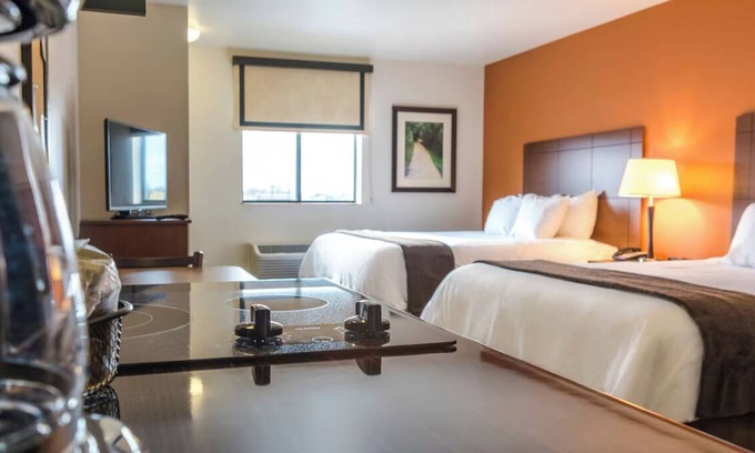 West Valley City Hotel | Explore Salt Lake / West Valley City – Room with Full Kitchen and Pet Friendly!