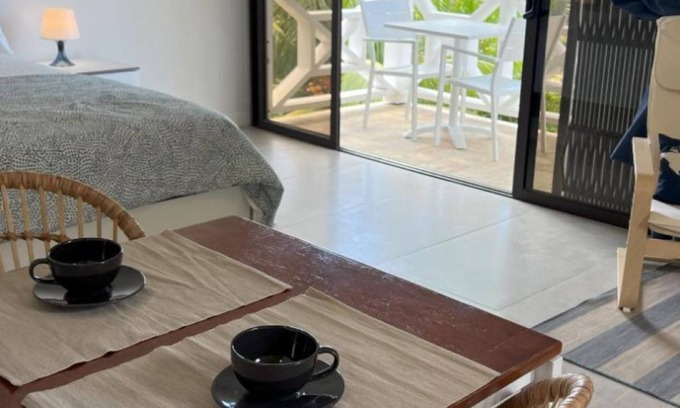 La Misere Chalet De Esquí | Explore Sesel from Naturalis: newly built, best ocean views, pool, lush gardens.