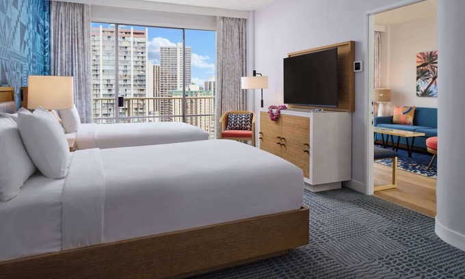 Diamond Head - Kapahulu - St. Louis Hotel | Explore Waikiki: Quiet Stay Near Iconic Beaches & Attractions! Kitchenette, Pool