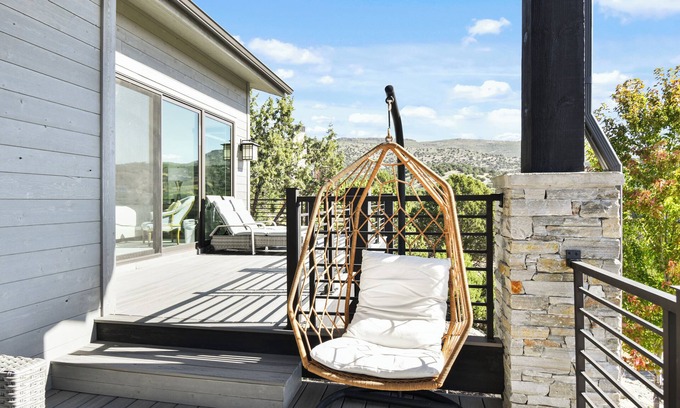 Heber Casa | Explorer Peak Red Ledges, Deer Valley Shuttle, 90 day min stay