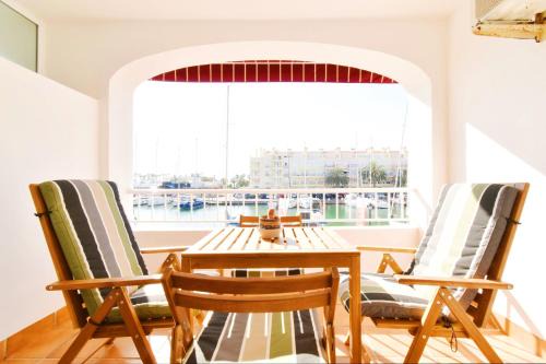 Ciudad Universitaria Apartamento | Expoholidays - Centro Almerimar Puerto Deportivo