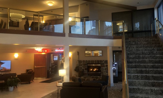 Winona Hotel | Express Suites Riverport Inn & Suites