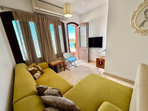 El Gouna Apartamento | Exquisite 1BR Chalet with Pool and Beach Front El Gouna