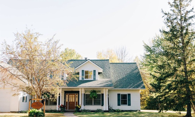 Cohasset Casa | Exquisite 5 Bedroom Vacation Home