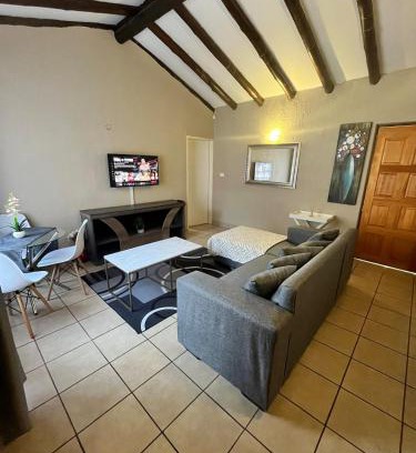 Centurion Apartamento | Exquisite cottage in Doringkloof